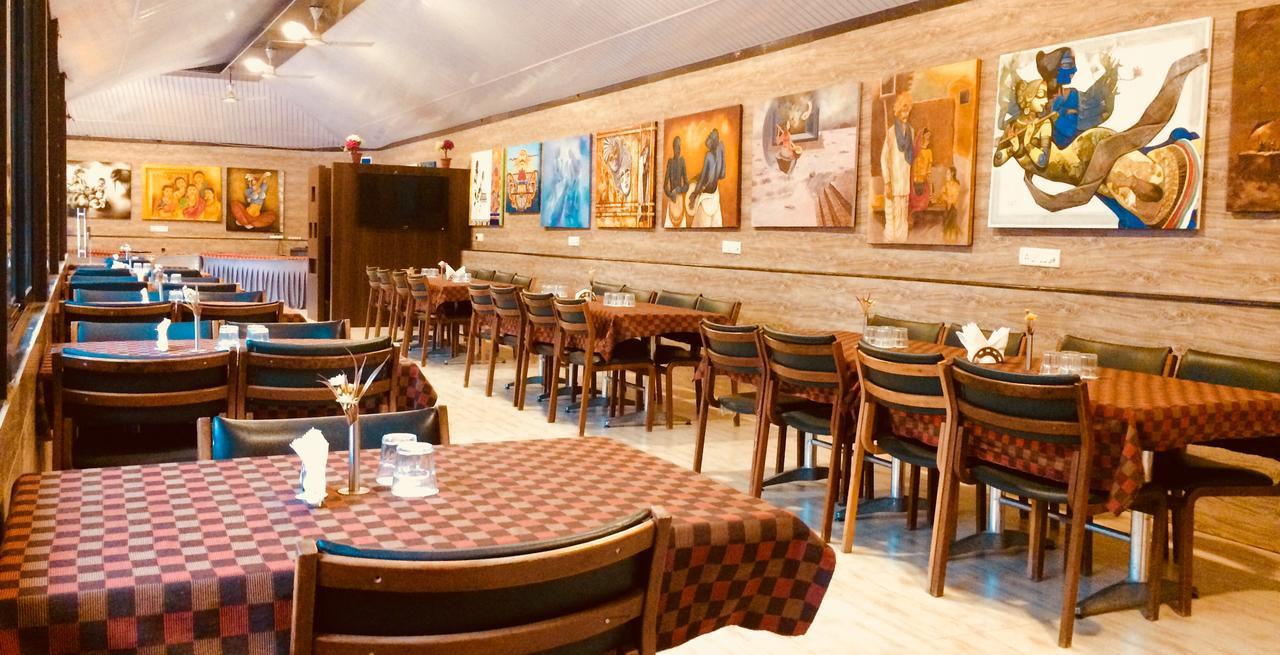 Harshawardhan Hotel 3*