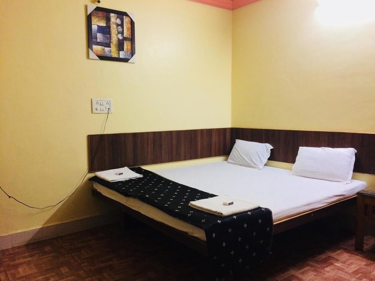 Harshawardhan Hotel 3*