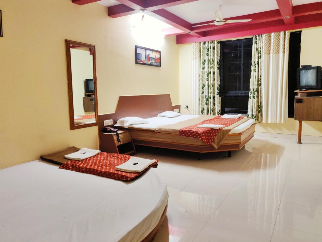 Harshawardhan Hotel 3*