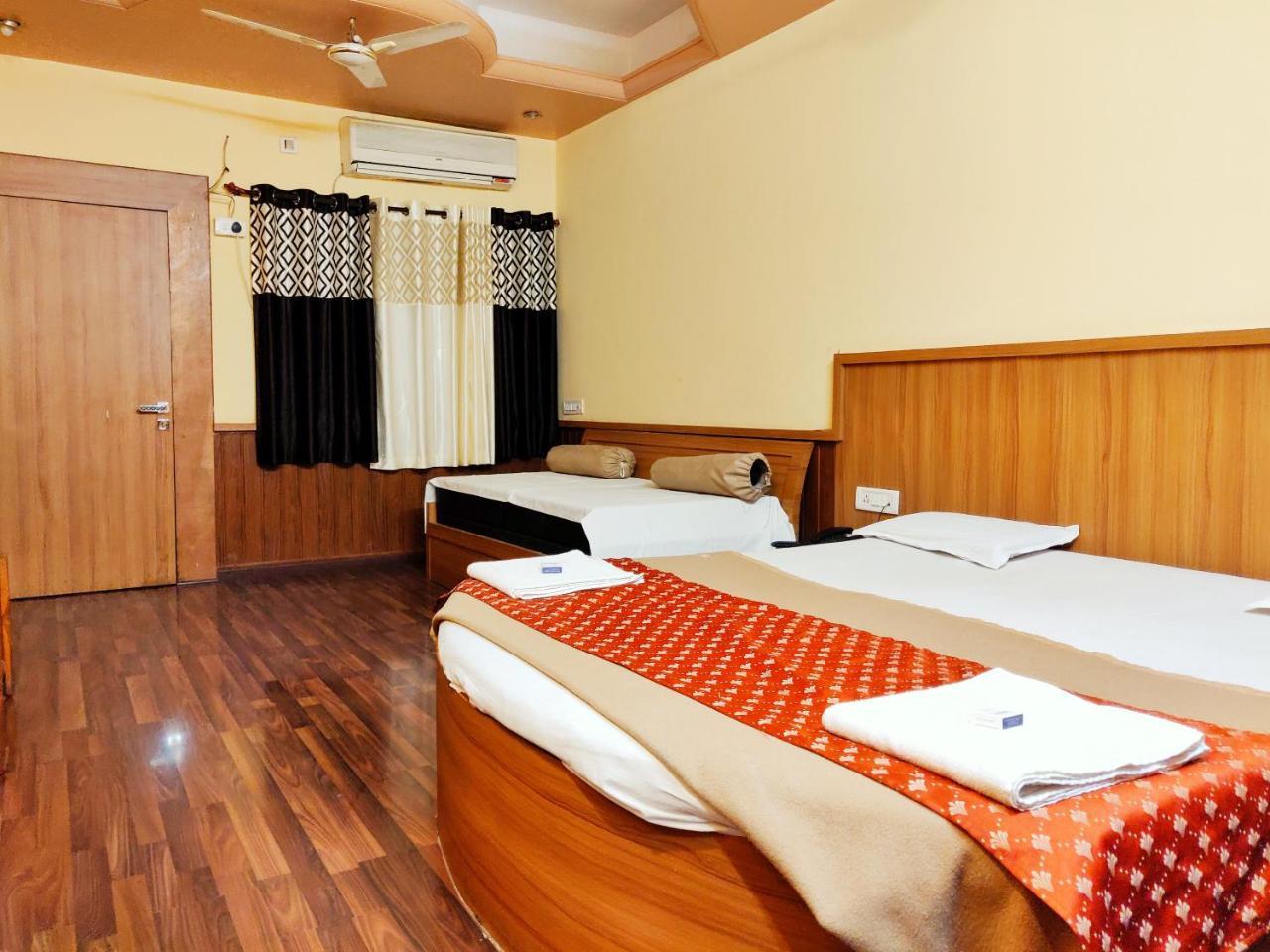 Harshawardhan Hotel