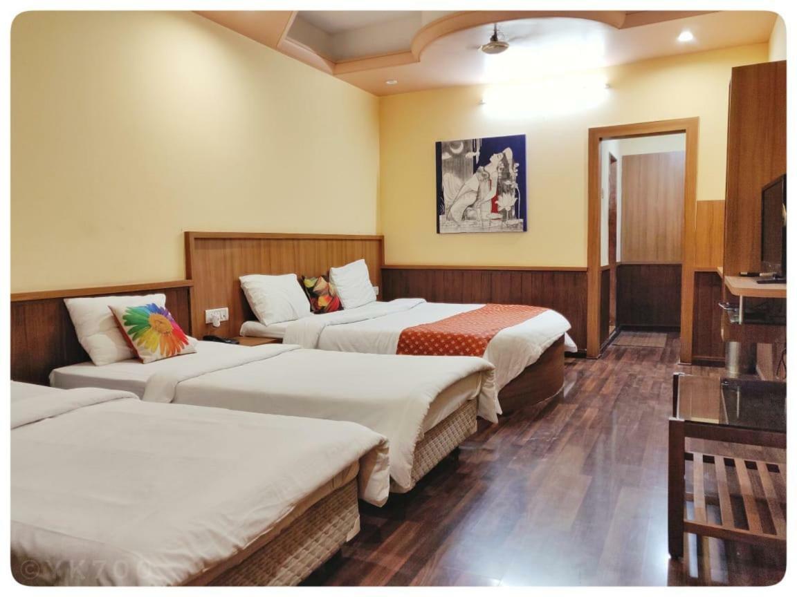 Harshawardhan Hotel