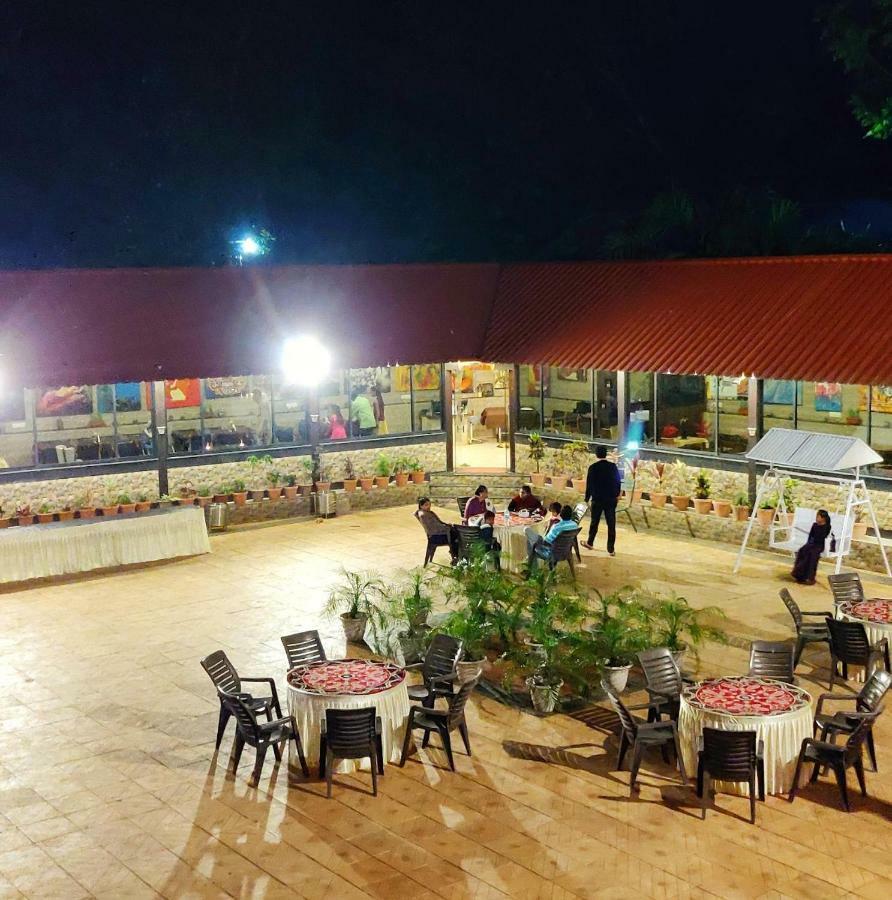 Harshawardhan Hotel 3*